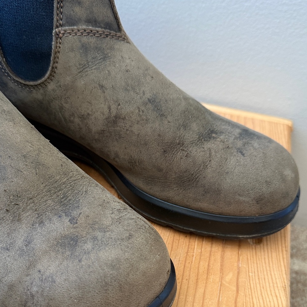 Blundstone Distressed Brown Leather Boots - Picture 6 of 8